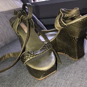 Tony “K” sandal size 6